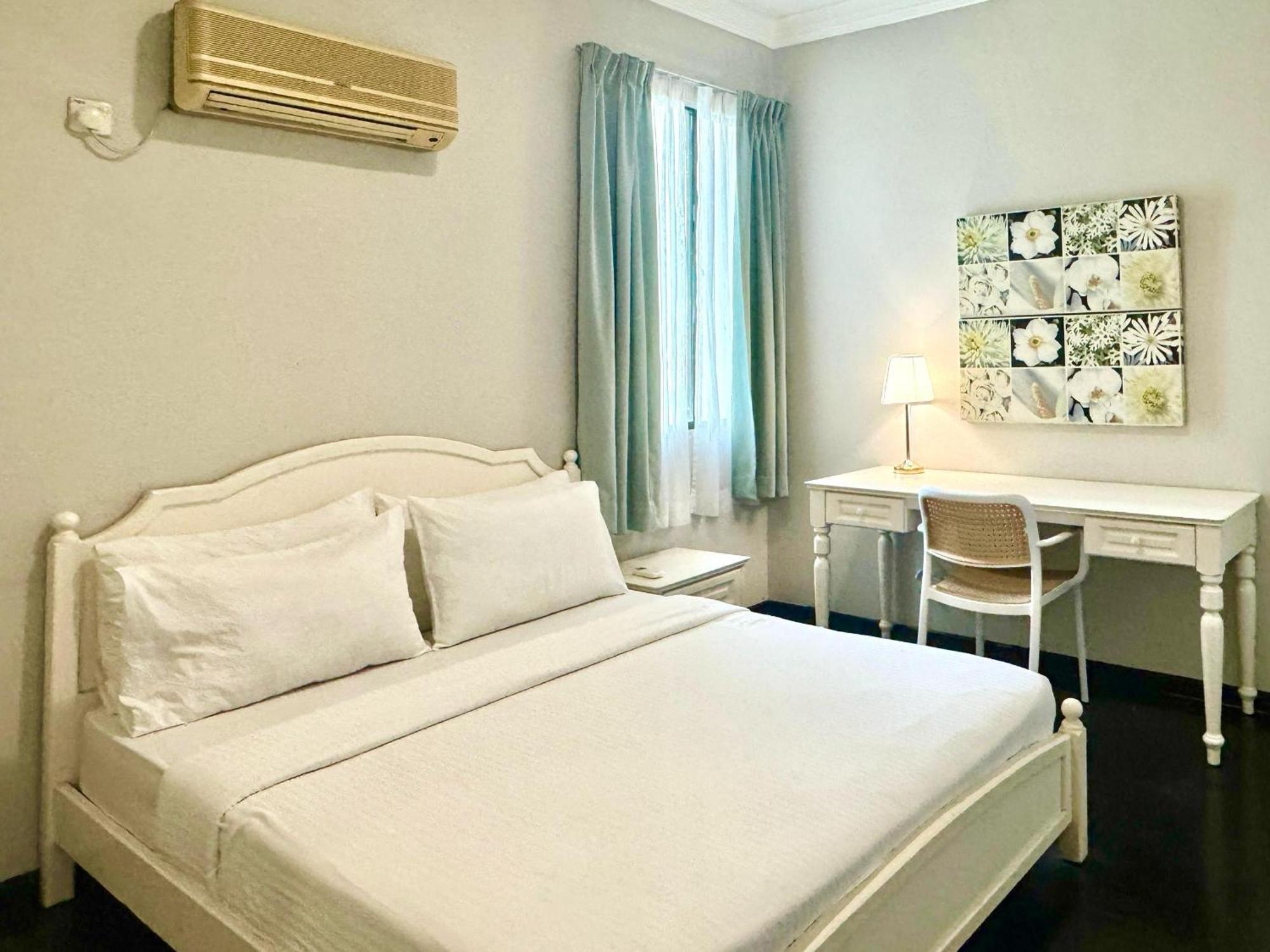 Century Bay Private Residences Sungai Dua Bukit Exterior photo